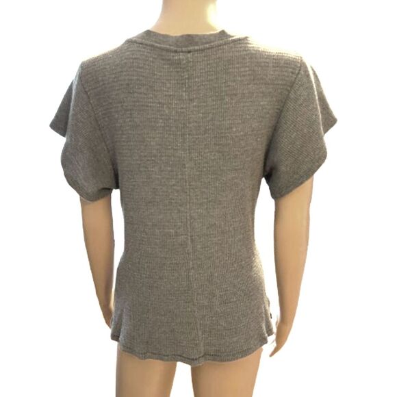 We The Free by Free People Short Sleeve Scoop Neck Waffle Weave Gray Top LG C17 - Picture 3 of 7